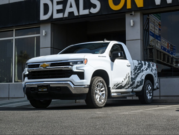 شفروليه  سلفرادو  ال تي  2023  اوتوماتيك  27,000 كم  8 سلندر  دفع رباعي  بيكب  أبيض  تحت الضمان