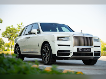 رولز - رويس  كولينان  2021  اوتوماتيك  54,000 كم  12 سلندر  دفع رباعي  اس يو في  أبيض  تحت الضمان