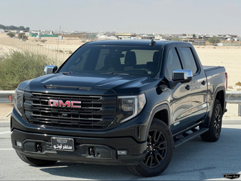 GMC  Sierra  Elevation  2022  Automatic  83,000 Km  8 Cylinder  Four Wheel Drive (4WD)  Pick Up  Black  With Warranty