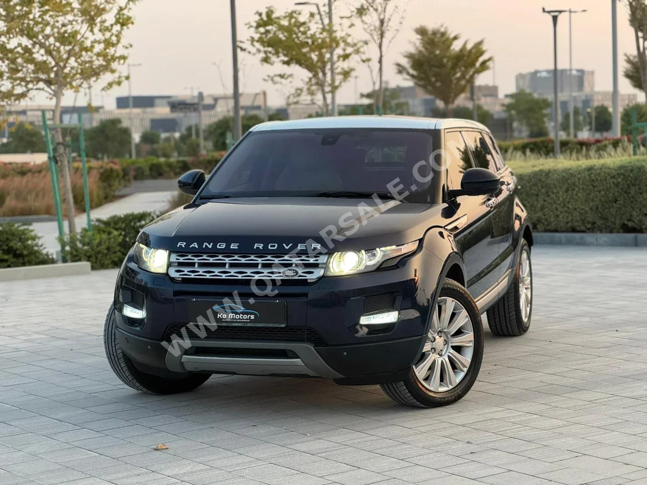Land Rover  Evoque  2015  Automatic  99,000 Km  4 Cylinder  Four Wheel Drive (4WD)  SUV  Black
