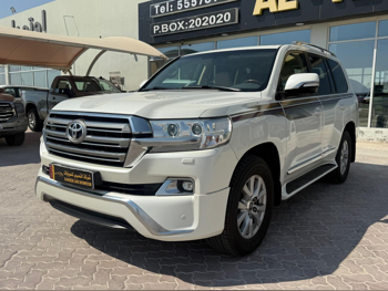 Toyota  Land Cruiser  GXR  2016  Automatic  67,000 Km  6 Cylinder  Four Wheel Drive (4WD)  SUV  White