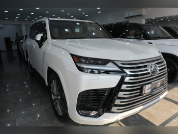 Lexus  LX  600 VIP  2023  Automatic  17,000 Km  6 Cylinder  Four Wheel Drive (4WD)  SUV  White  With Warranty