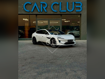 افاتر  12  جي تي  2024  اوتوماتيك  4,100 كم  0 سلندر  دفع خلفي  سيدان  أبيض  تحت الضمان