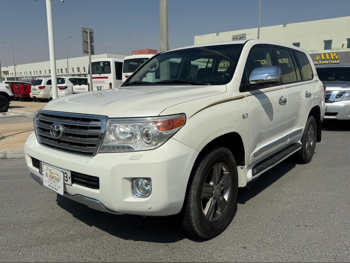 Toyota  Land Cruiser  VXR  2015  Automatic  313,000 Km  8 Cylinder  Four Wheel Drive (4WD)  SUV  White