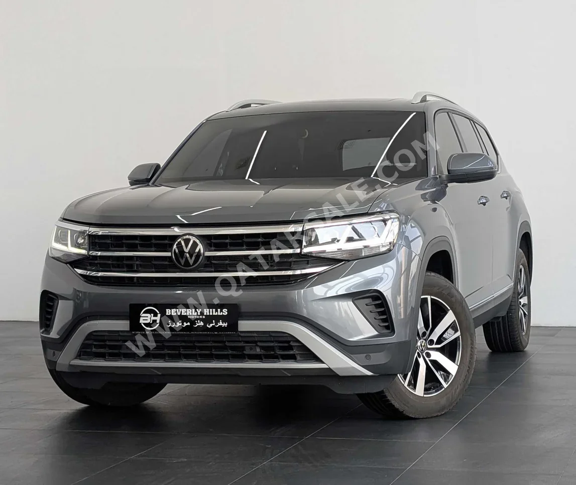 Volkswagen  Teramont  Comfortline  2023  Automatic  32,300 Km  6 Cylinder  Four Wheel Drive (4WD)  SUV  Gray  With Warranty