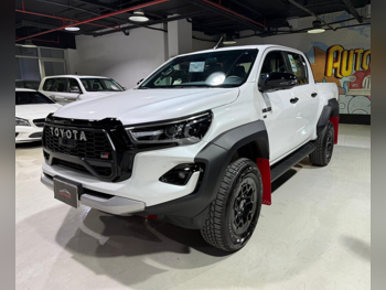 Toyota  Hilux  GR Sport  2025  Automatic  0 Km  6 Cylinder  Four Wheel Drive (4WD)  Pick Up  White  With Warranty