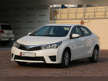 تويوتا  كورولا  2015  اوتوماتيك  142,000 كم  4 سلندر  سحب امامي  سيدان  أبيض لؤلؤي