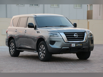 نيسان  باترول  اس اي  2020  اوتوماتيك  174,000 كم  6 سلندر  دفع رباعي  اس يو في  رمادي