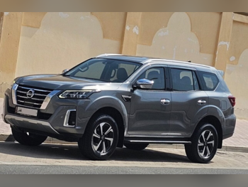 نيسان  اكستيرا  بلاتينيوم  2021  اوتوماتيك  97,500 كم  4 سلندر  دفع رباعي  اس يو في  رمادي