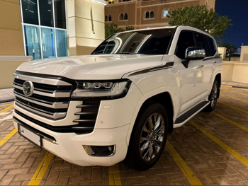 Toyota  Land Cruiser  VXR Twin Turbo  2022  Automatic  85,000 Km  6 Cylinder  Four Wheel Drive (4WD)  SUV  White  With Warranty