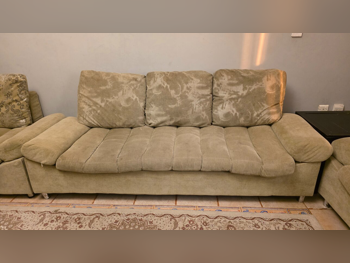 الأرائك والكنب والكراسي كنبة بثلاث مقاعد  - اللون البيج