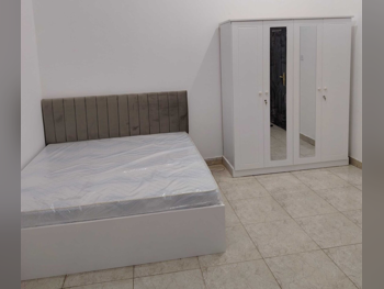 أطقم غرف نوم - قطر ديزاين  - طقم مكون من قطعتين  - أبيض