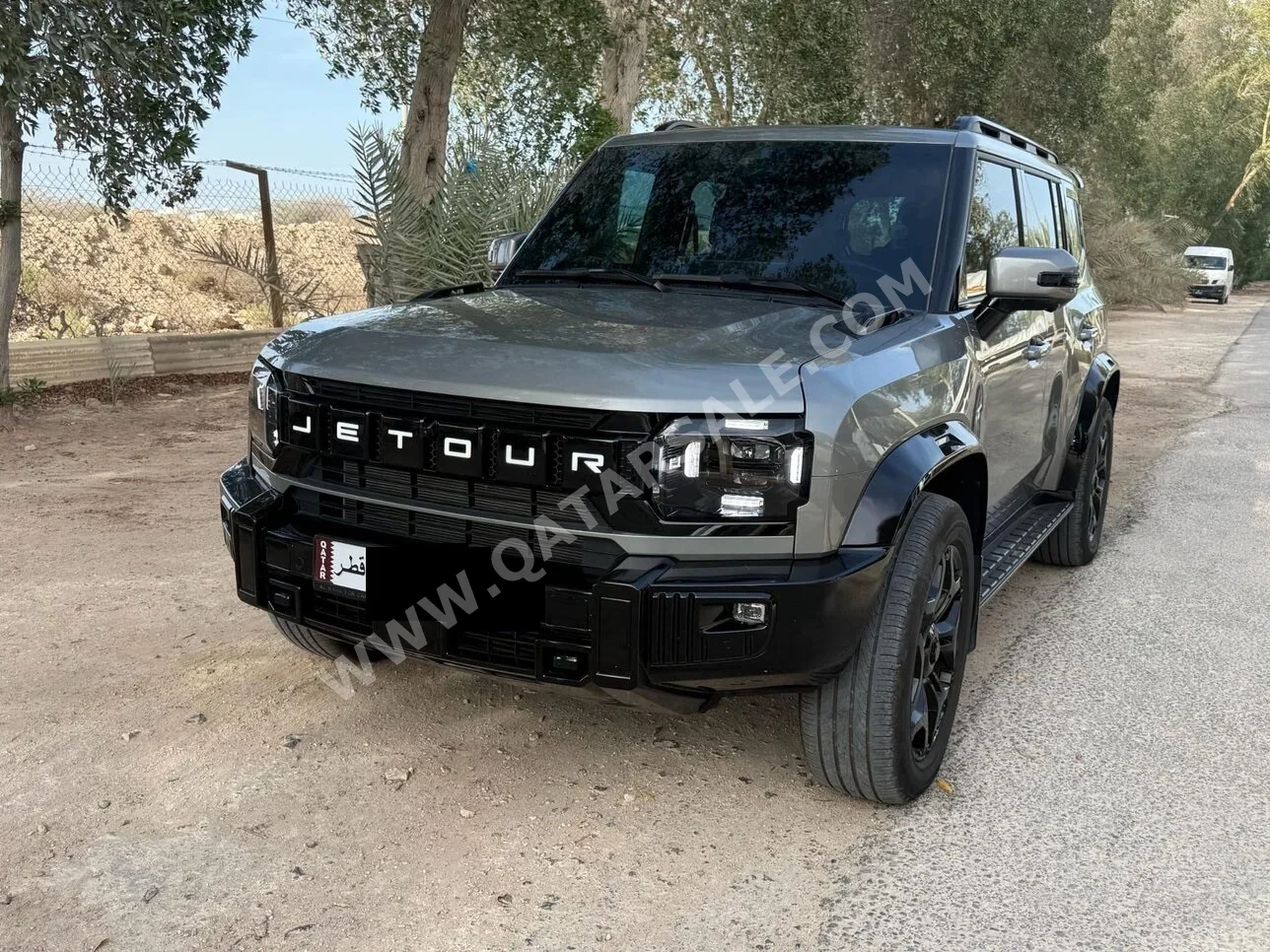 Jetour  T2  2025  Automatic  43,000 Km  4 Cylinder  Four Wheel Drive (4WD)  SUV  Gray and Black  With Warranty