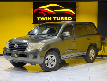 تويوتا  لاند كروزر  جي اكس  2012  اوتوماتيك  525,000 كم  6 سلندر  دفع رباعي  اس يو في  أخضر