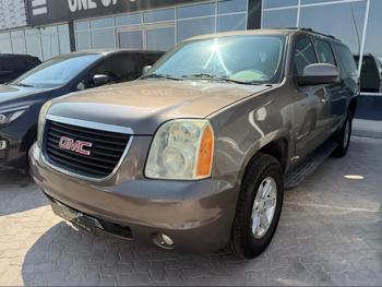 GMC  Yukon  XL  2012  Automatic  186,000 Km  8 Cylinder  Four Wheel Drive (4WD)  SUV  Gray