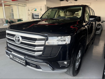 تويوتا  لاند كروزر  جي اكس ار  2022  اوتوماتيك  80,000 كم  6 سلندر  دفع رباعي  اس يو في  أسود  تحت الضمان