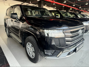 تويوتا  لاند كروزر  جي  2023  اوتوماتيك  78,000 كم  6 سلندر  دفع رباعي  اس يو في  أسود  تحت الضمان