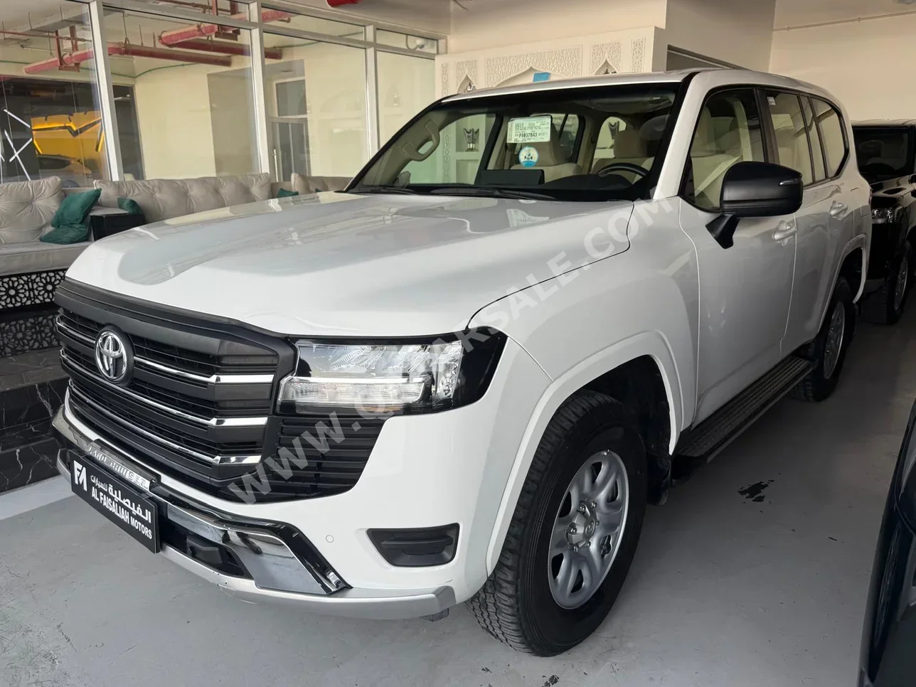 تويوتا  لاند كروزر  جي  2023  اوتوماتيك  85,000 كم  6 سلندر  دفع رباعي  اس يو في  أبيض  تحت الضمان