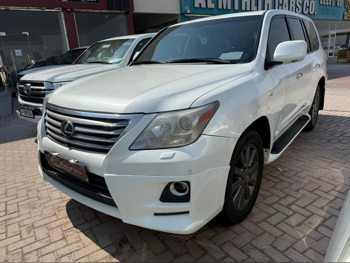 Lexus  LX  570  2009  Automatic  430,000 Km  8 Cylinder  Four Wheel Drive (4WD)  SUV  White
