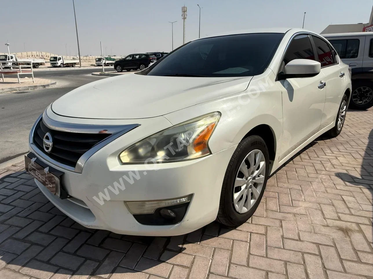 نيسان  ألتيما  2016  اوتوماتيك  156,000 كم  4 سلندر  سحب امامي  سيدان  أبيض