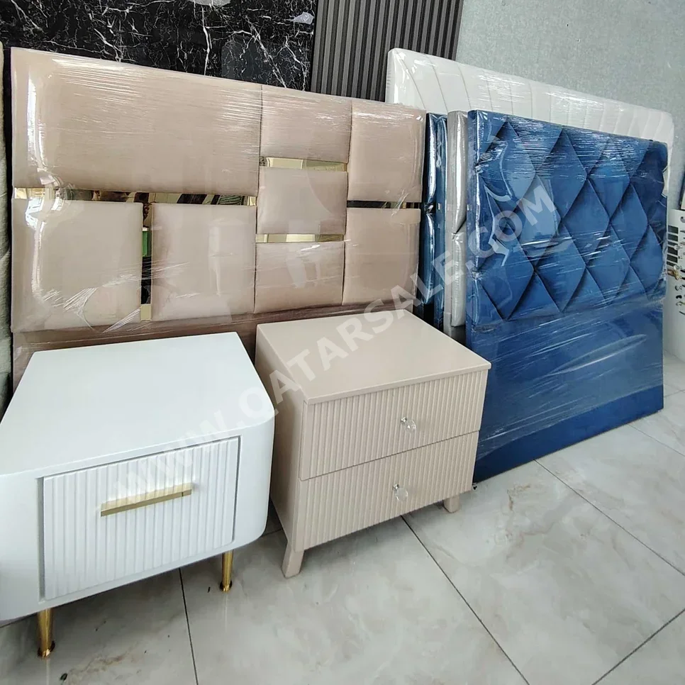 الأسّرة - فردي  - متعدد الألوان  - متضمنة المرتبة