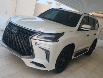Lexus  LX  570 S Black Edition  2019  Automatic  119,000 Km  8 Cylinder  Four Wheel Drive (4WD)  SUV  White