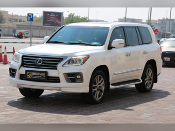 Lexus  LX  570 S  2014  Automatic  281,000 Km  8 Cylinder  Four Wheel Drive (4WD)  SUV  White