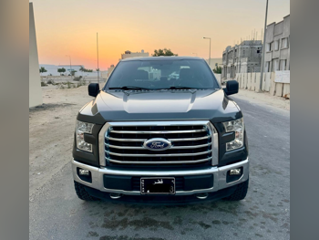 فورد  أف  150  2015  اوتوماتيك  178,000 كم  8 سلندر  دفع رباعي  بيكب  رمادي