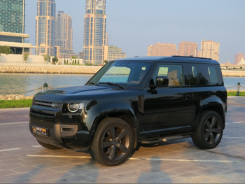 لاند روفر  ديفيندر  90 اتش اس اي  2022  اوتوماتيك  124,000 كم  6 سلندر  دفع رباعي  اس يو في  أسود  تحت الضمان