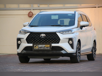 Toyota  Veloz  2024  Automatic  54,000 Km  4 Cylinder  Front Wheel Drive (FWD)  SUV  White