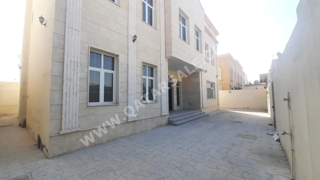 Family Residential  - Not Furnished  - Doha  - Nuaija  - 7 Bedrooms