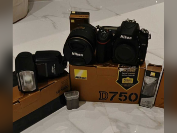 كاميرات رقمية نيكون  دي 700  - 24 ميغا بكسل  - يو اتش دي 4 كي 60 هيرتز