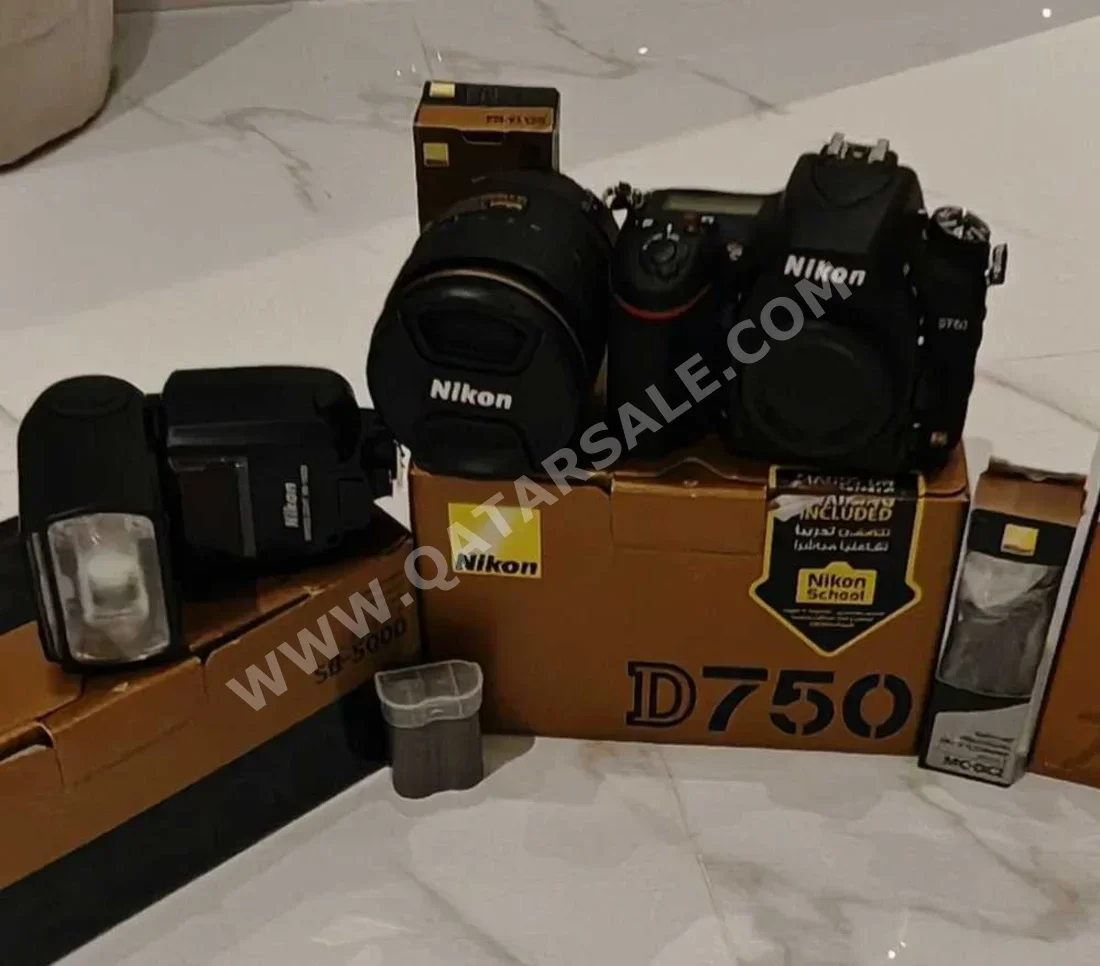 Digital Cameras Nikon  D700  - 24 MP  - UHD 4K 60hz