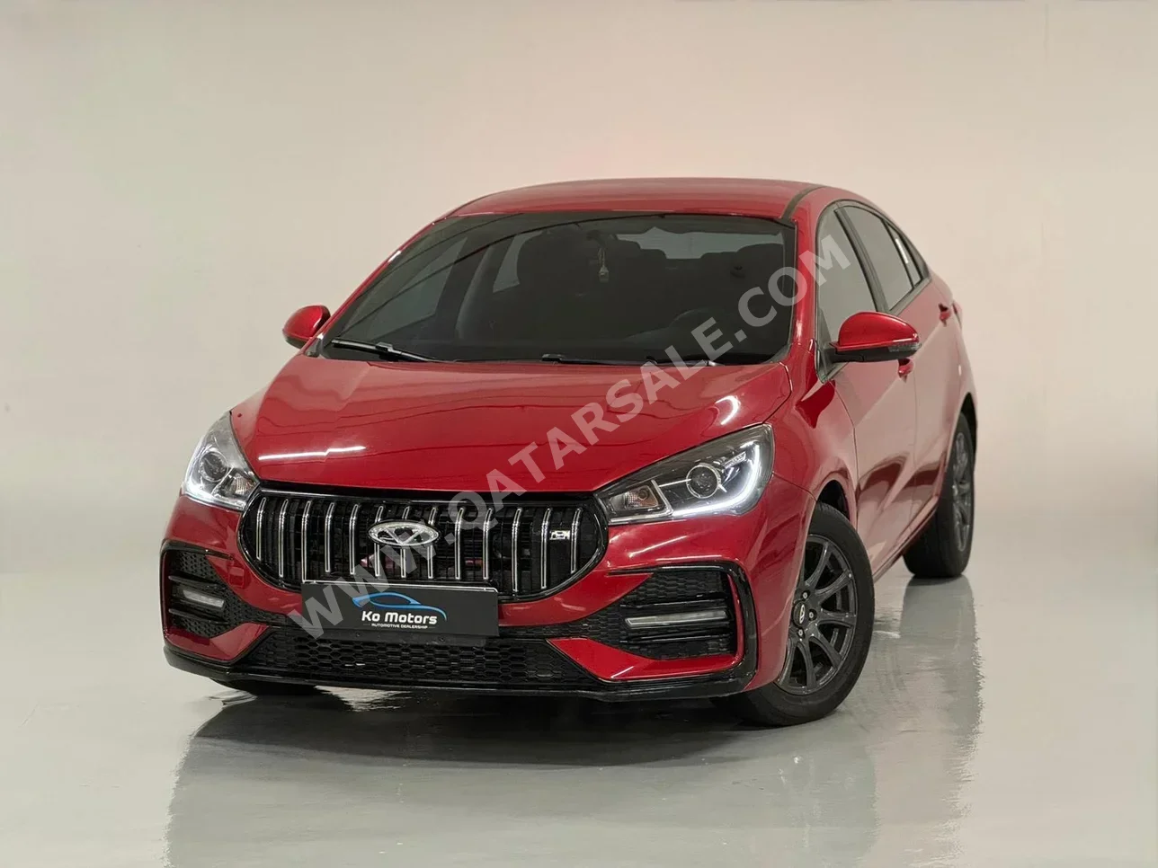 شيري  أريزو 5  2025  اوتوماتيك  12,000 كم  4 سلندر  دفع خلفي  سيدان  أحمر  تحت الضمان