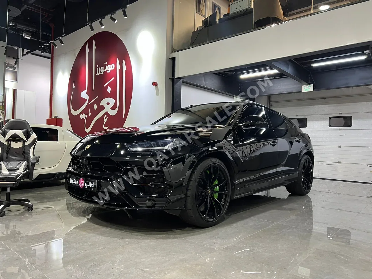 Lamborghini  Urus  2019  Automatic  105,000 Km  8 Cylinder  Four Wheel Drive (4WD)  SUV  Black  With Warranty
