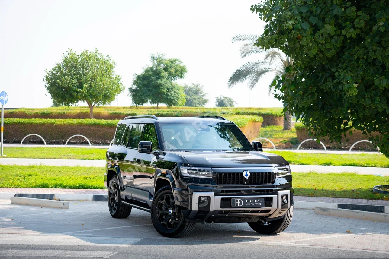 بي واي دي  دينزا  بي 8  2026  اوتوماتيك  0 كم  4 سلندر  دفع كلي مستمر  اس يو في  أسود