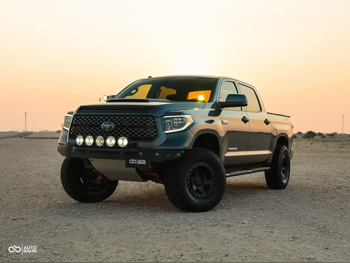 تويوتا  تندرا  تي ار  دي سبورت  2018  اوتوماتيك  107,000 كم  8 سلندر  دفع رباعي  بيكب  رمادي