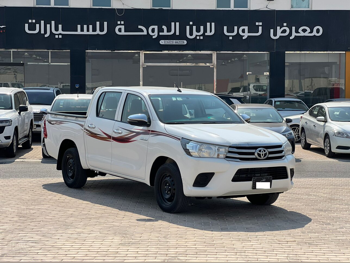 تويوتا  هاي لوكس  2022  عادي  43,000 كم  4 سلندر  دفع خلفي  بيكب  أبيض