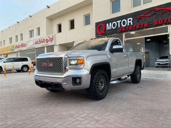 GMC  Sierra  2015  Automatic  160,000 Km  8 Cylinder  Four Wheel Drive (4WD)  Pick Up  Silver