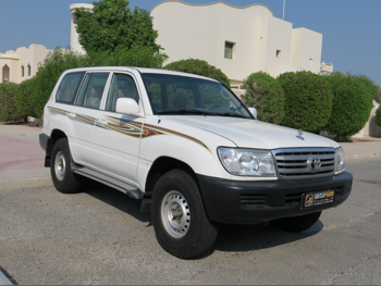 تويوتا  لاند كروزر  جي اكس  2006  عادي  455,000 كم  6 سلندر  دفع رباعي  اس يو في  أبيض