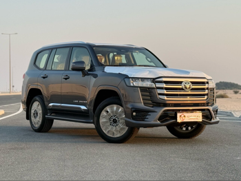 تويوتا  لاند كروزر  جي اكس ار  2025  اوتوماتيك  0 كم  6 سلندر  دفع رباعي  اس يو في  رمادي  تحت الضمان