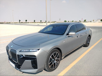 بي ام دبليو  الفئة - السابعة  740 Li  2023  اوتوماتيك  50,500 كم  6 سلندر  دفع خلفي  سيدان  رمادي  تحت الضمان