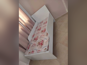 Beds - Single  - White  - Mattress Included