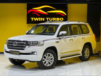 Toyota  Land Cruiser  GXR  2021  Automatic  31,000 Km  6 Cylinder  Four Wheel Drive (4WD)  SUV  White