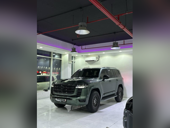 تويوتا  لاند كروزر  جي اكس ار توين توربو  2022  اوتوماتيك  103,000 كم  6 سلندر  دفع رباعي  اس يو في  رمادي