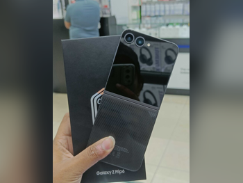 هواتف نقالة سامسونج  - جالاكسي زد  - فليب  - أسود  - 512 جيجابايت  - تحت الضمان