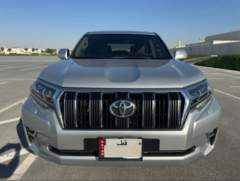 تويوتا  برادو  تي اكس ال  2023  اوتوماتيك  51,000 كم  6 سلندر  دفع رباعي  اس يو في  رمادي  تحت الضمان