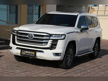 Toyota  Land Cruiser  VX Twin Turbo  2022  Automatic  76,000 Km  6 Cylinder  Four Wheel Drive (4WD)  SUV  White  With Warranty