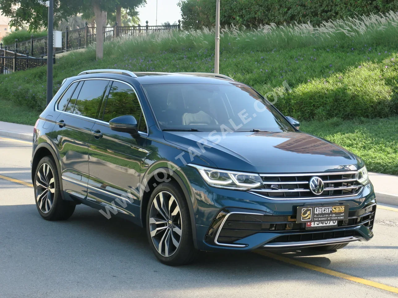 Volkswagen  Tiguan  R-Line  2023  Automatic  35,000 Km  4 Cylinder  Four Wheel Drive (4WD)  SUV  Blue  With Warranty