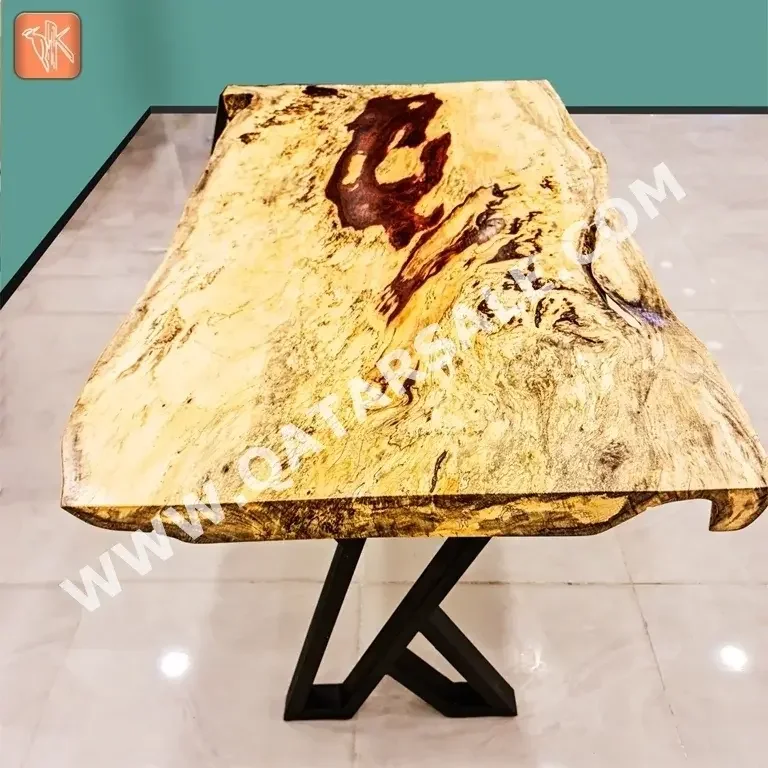 طاولة متعددة الاستخدامات